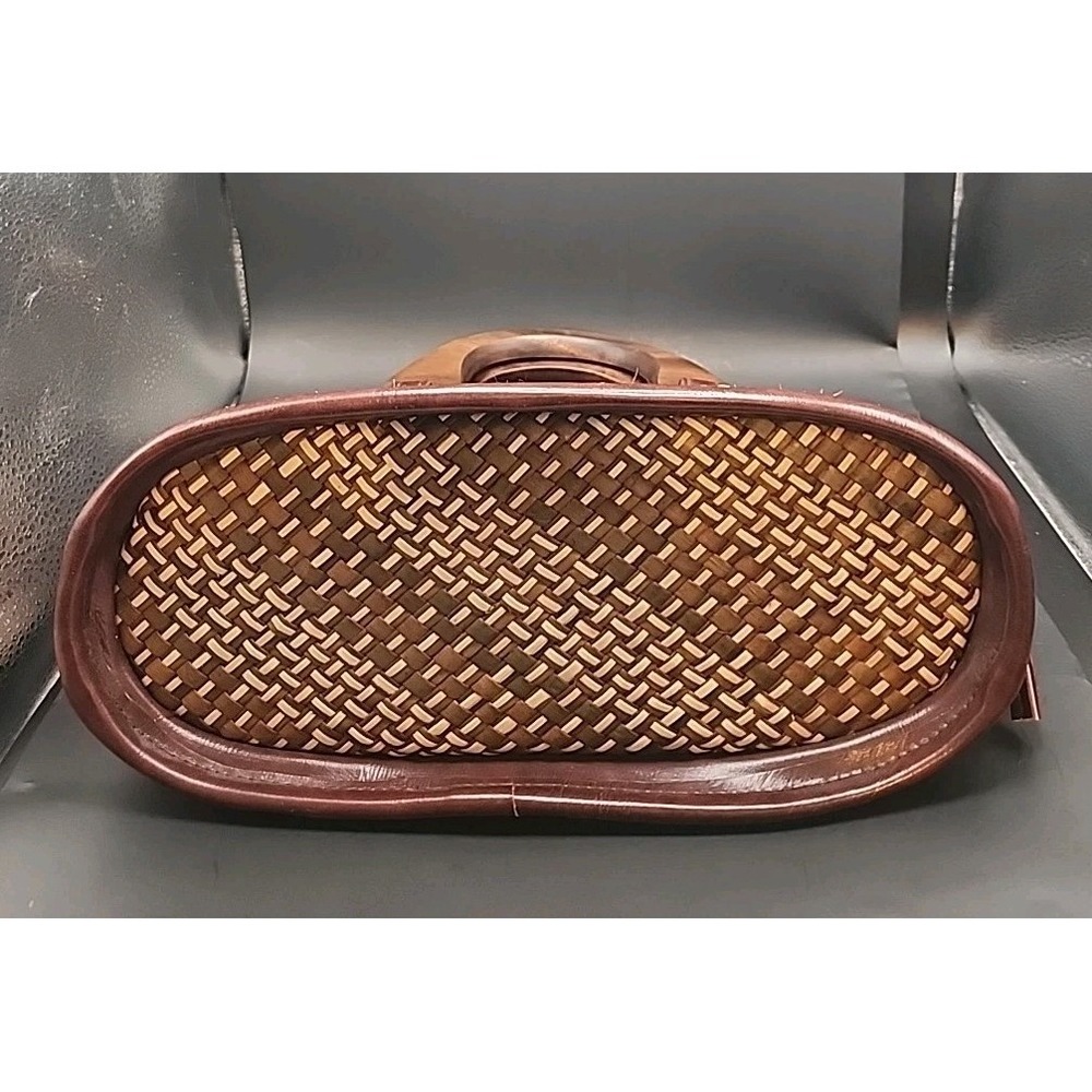 Vintage Rattan Purse With Wooden Handles 7" Tall X 11.5" Across - Picture 5 of 12